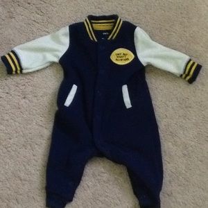 Carter's newborn outfit